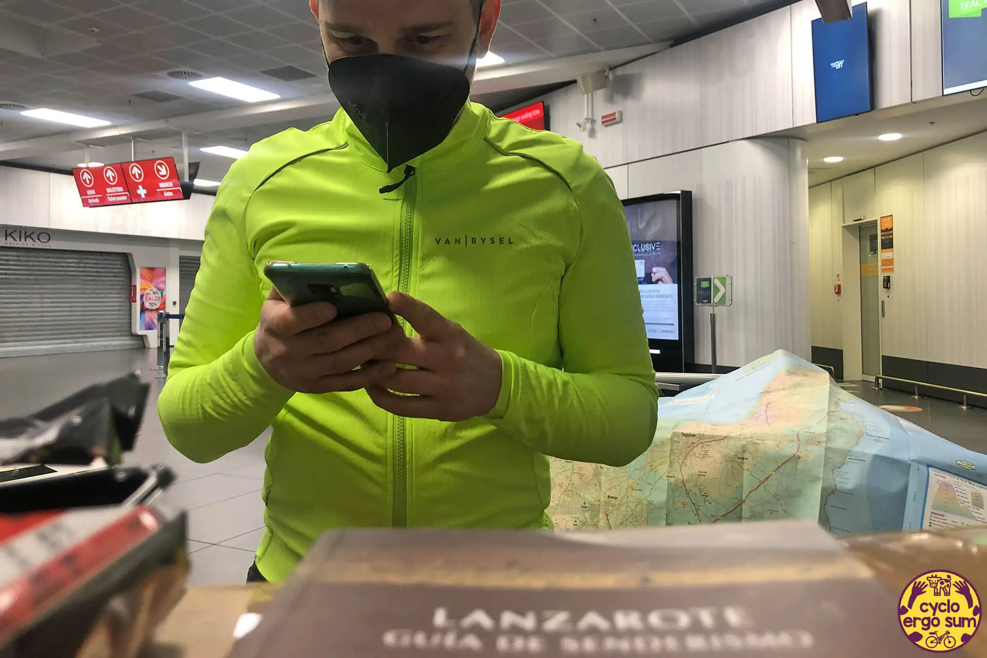Lanzarote in bicicletta | In aeroporto si studia