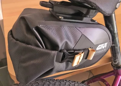 GIVI-Bike Bikepacking Light | Dettagli borsa sottosella montata